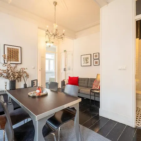 Apartment Elegant W Balcony In Bairro Alto Lisbon
